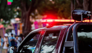 viatura-de-policia-e-delegados