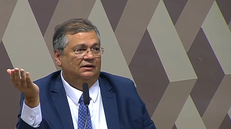 Flávio Dino vai propor exclusão de Juiz, Promotor e Militar que cometer crime grave