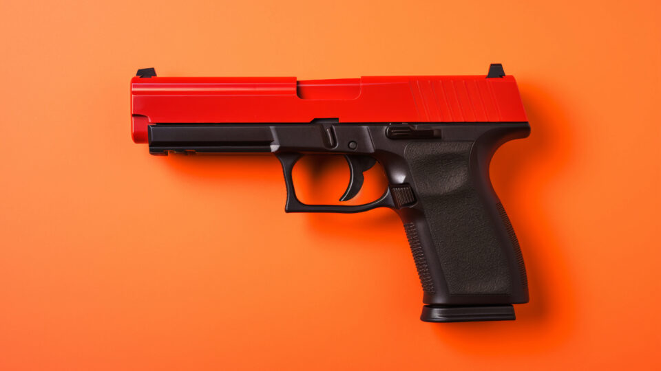 Simulacro de arma de fogo é crime?