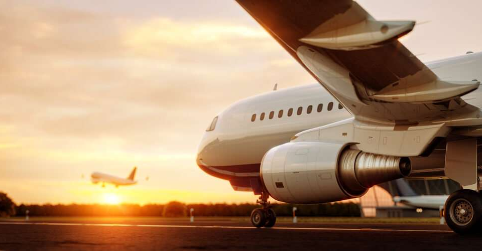 Transporte aéreo internacional e danos material e moral: STF