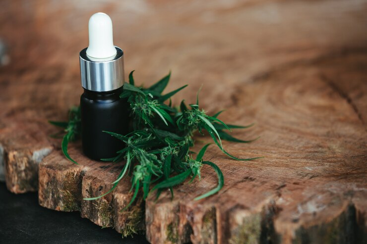 Justiça autoriza venda de derivados de cannabis por farmácia de manipulação