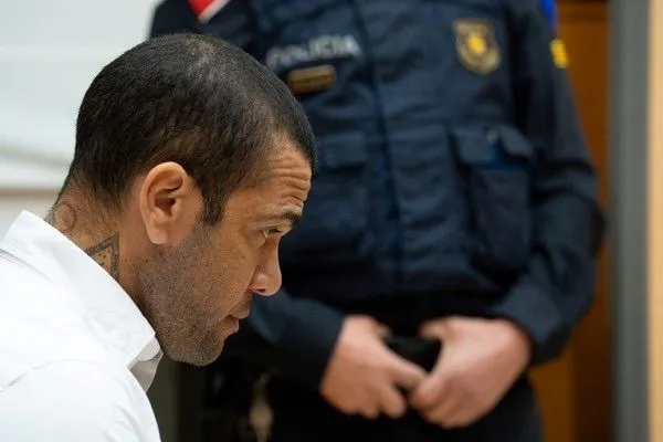 Justiça espanhola anula a condenação de Daniel Alves por estupro em casa noturna de Barcelona