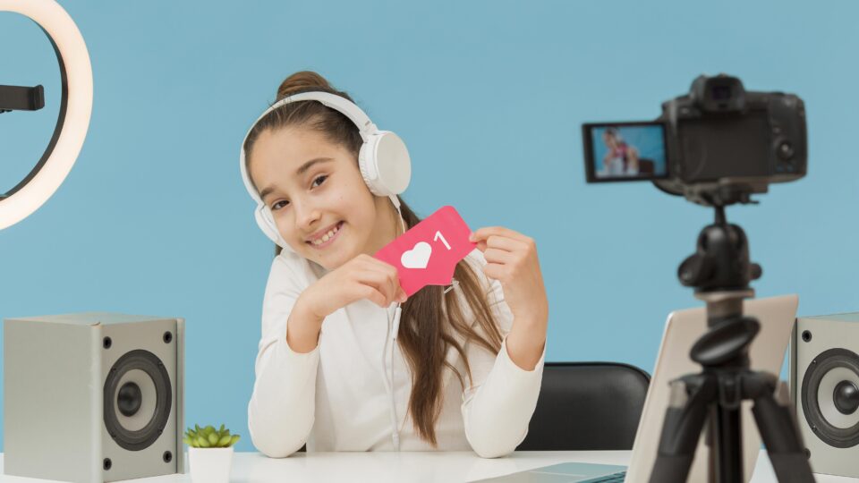 Trabalho Infantil artístico nas Redes Sociais: Autorização dos pais