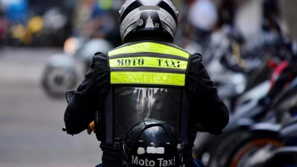 Invalidada lei que condiciona motos por app a aval dos municípios
