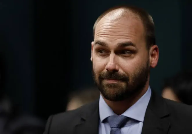 Eduardo Bolsonaro vira réu por coação no curso do processo