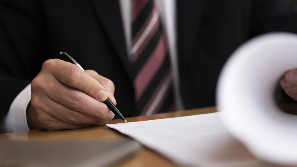 Agravo retido em preliminar de apelação e em contrarrazões? 