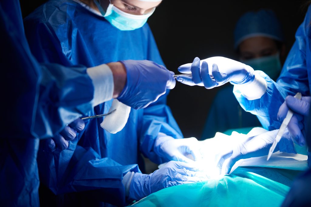 Cobertura de cirurgia de feminização facial por plano de saúde